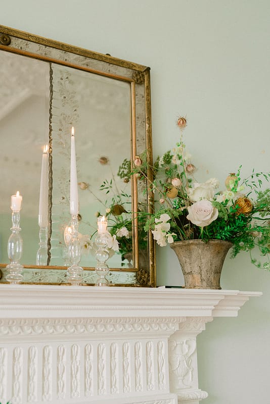 Image by <a class="text-p3" href="http://www.emmapilkingtonweddings.co.uk" target="_blank">Emma Pilkington</a>.
