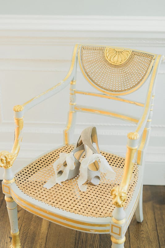 Image by <a class="text-p3" href="http://www.emmapilkingtonweddings.co.uk" target="_blank">Emma Pilkington</a>.