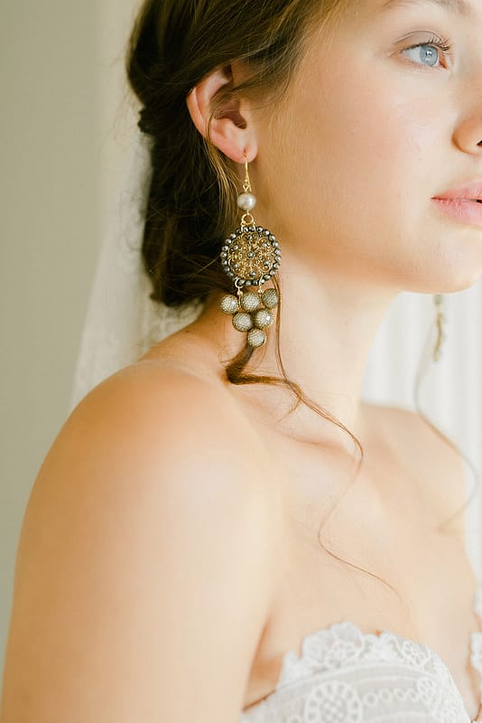 Image by <a class="text-p3" href="http://www.emmapilkingtonweddings.co.uk" target="_blank">Emma Pilkington</a>.
