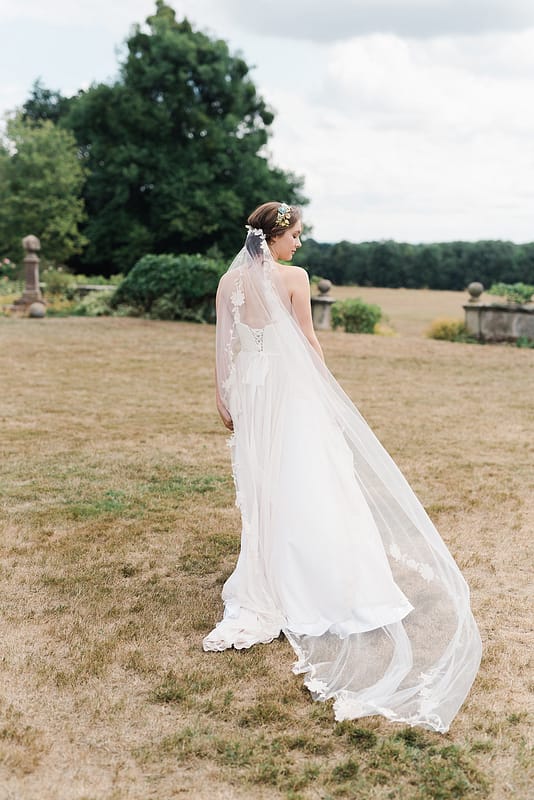 Image by <a class="text-p3" href="http://www.emmapilkingtonweddings.co.uk" target="_blank">Emma Pilkington</a>.