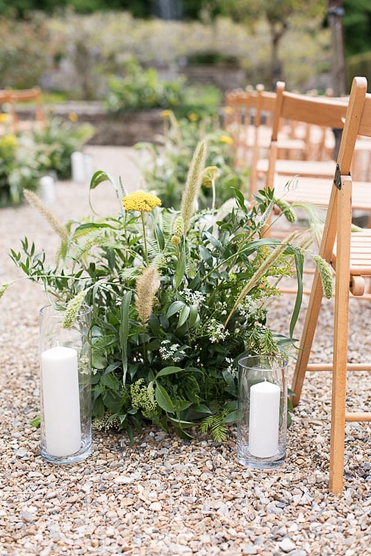 Image by <a class="text-p3" href="http://juliemichaelsen.com" target="_blank">Julie Michaelsen Photography</a> | Planning by <a class="text-p3" href="https://www.vanillaroseweddings.co.uk" target="_blank">Vanilla Rose Weddings</a>.