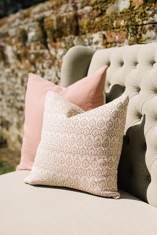 Image by <a class="text-p3" href="http://veronikaward.com" target="_blank">Veronika Ward Photography</a>.