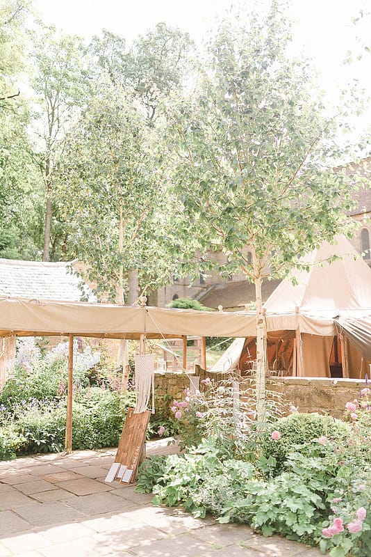 Image by <a class="text-p3" href="http://sarahjaneethan.co.uk" target="_blank">Sarah-Jane Ethan Photography</a>.