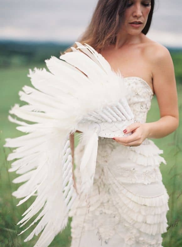 Image by <a class="text-p3" href="http://chrisisham.com" target="_blank">Chris Isham</a> via <a class="text-p3" href="http://weddingsparrow.co.uk" target="_blank">Wedding Sparrow</a>.