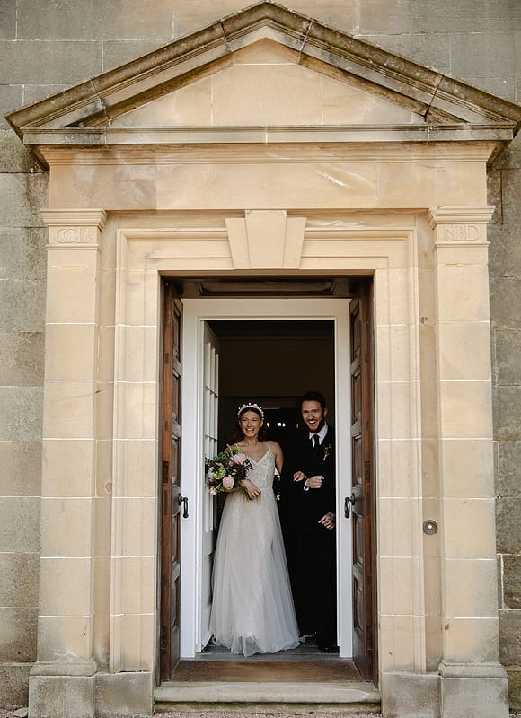 Image by <a class="text-p3" href="https://www.esmesaville.com/" target="_blank">Esme Saville Photography</a>.