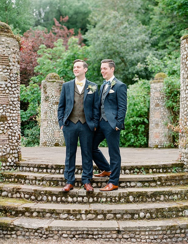 Image by <a class="text-p3" href="http://juliemichaelsen.com" target="_blank">Julie Michaelsen Photography</a> | Planning by <a class="text-p3" href="https://www.vanillaroseweddings.co.uk" target="_blank">Vanilla Rose Weddings</a>.