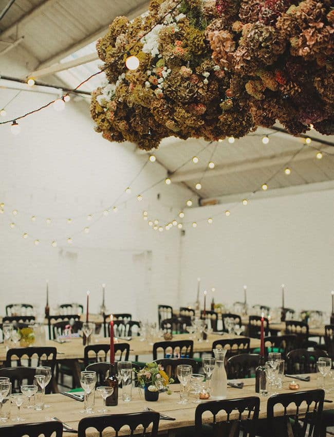 Image by <a class="text-p3" href="http://danodayphotography.com.au" target="_blank">Dan O'Day</a> via <a class="text-p3" href="http://greenweddingshoes.com" target="_blank">Green Wedding Shoes</a>.