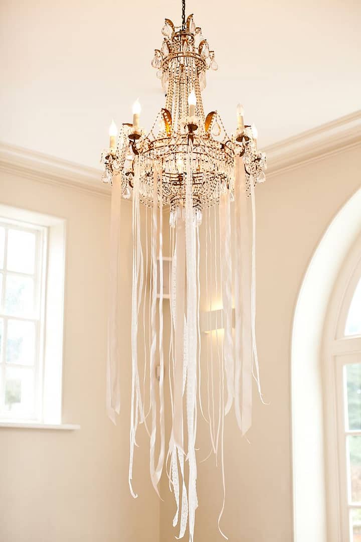 Image by <a class="text-p3" href="http://www.johastingsphotography.co.uk" target="_blank">Jo Hastings</a> via <a class="text-p3" href="http://www.rockmywedding.co.uk" target="_blank">Rock My Wedding</a>.