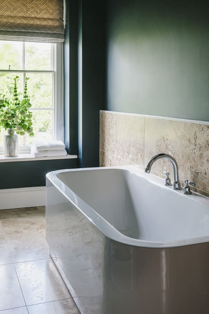 Image by <a class="text-p3" href="http://brettcharlesphotography.co.uk" target="_blank">Brett Charles Photography</a>.