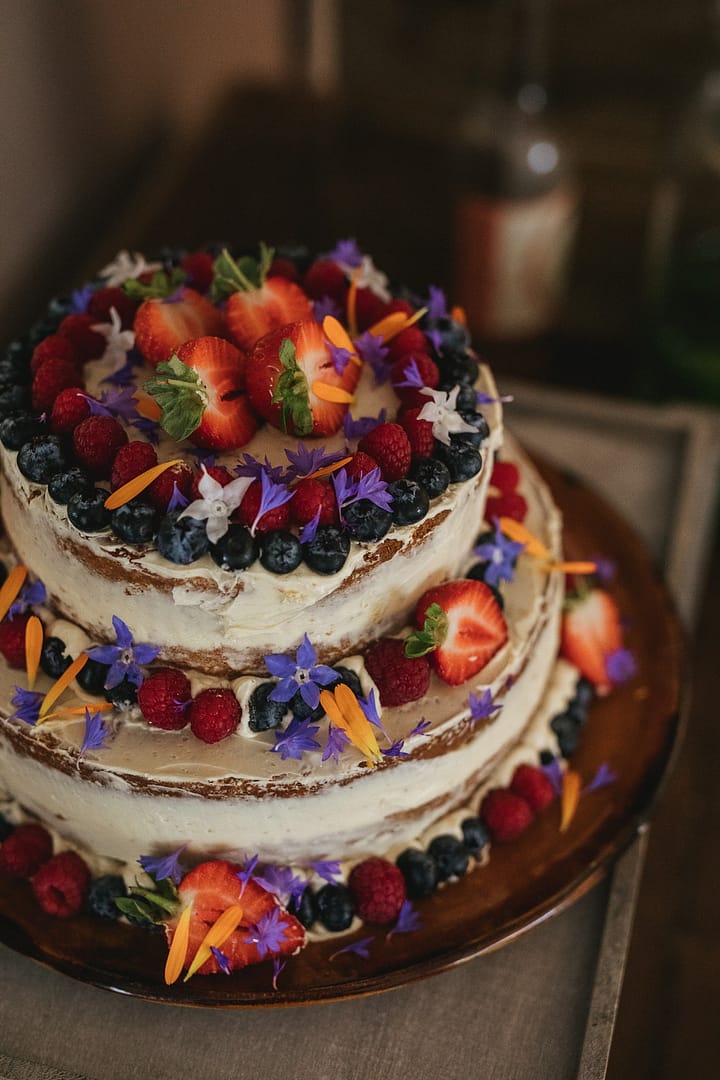 Image by <a class="text-p3" href="https://www.helenliskphotography.co.uk" target="_blank">Helen Lisk Photography</a>.