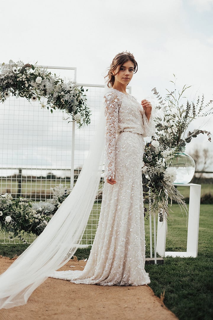 Image by <a class="text-p3" href="https://www.the-wild-bride.com" target="_blank">The Wild Bride</a>.