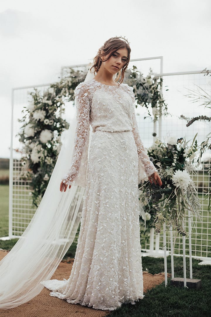 Image by <a class="text-p3" href="https://www.the-wild-bride.com" target="_blank">The Wild Bride</a>.