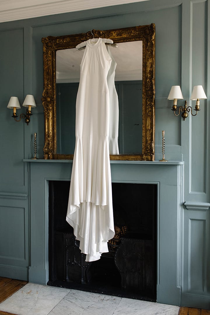 Image by <a class="text-p3" href="http://www.rebeccagoddardphotography.com" target="_blank">Rebecca Goddard Photography</a> | Planning <a class="text-p3" href="http://www.katrinaotterweddings.co.uk" target="_blank">Katrina Otter Weddings</a>.