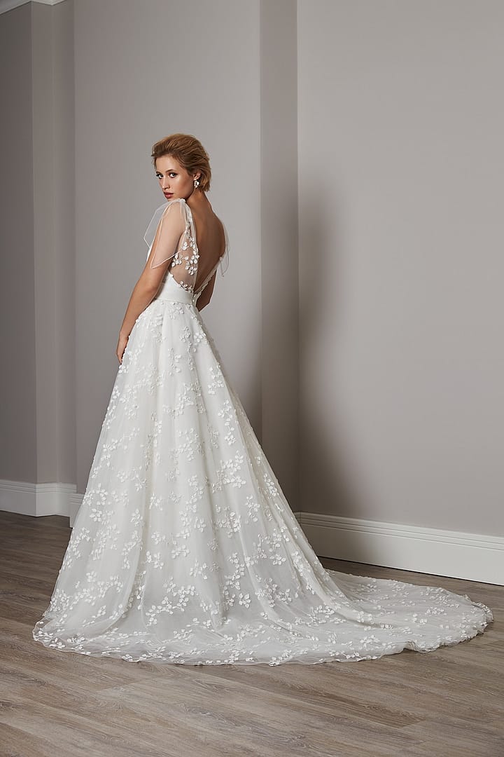 Image courtesy of <a class="text-p3" href="https://sassiholford.com" target="_blank">Sassi Holford</a>.