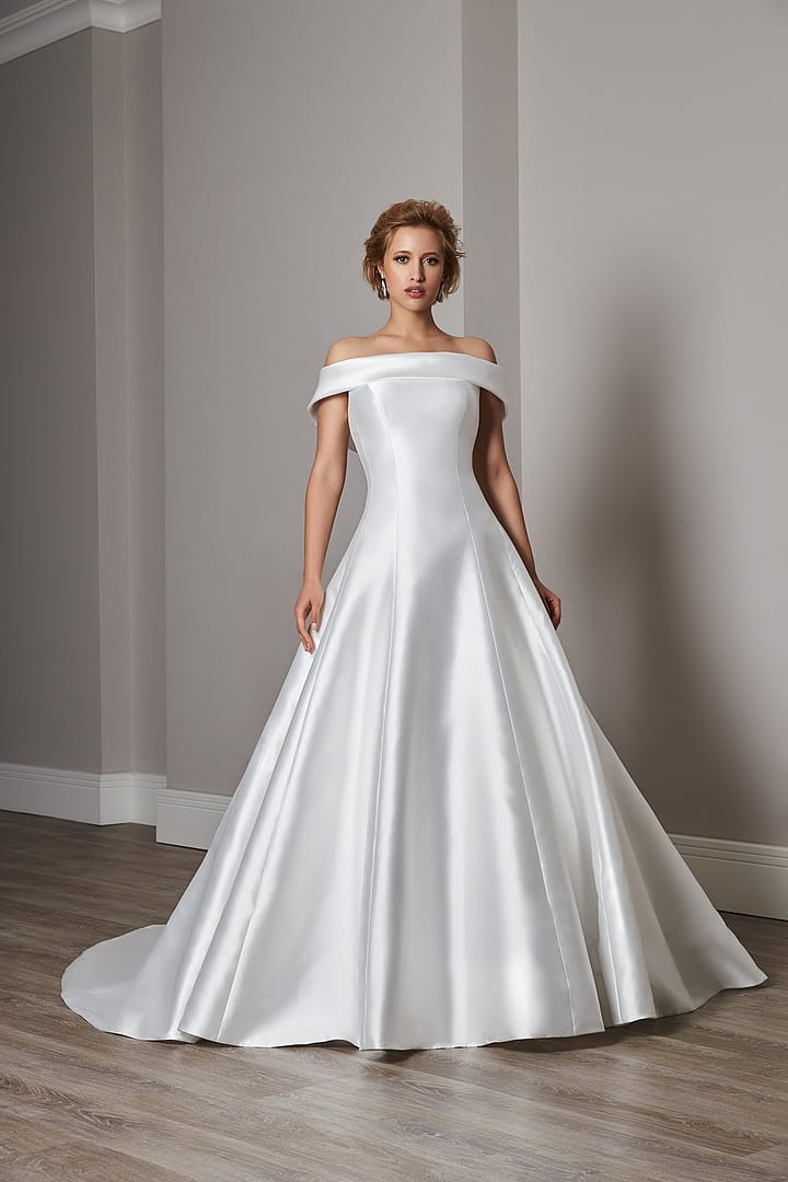 Image courtesy of <a class="text-p3" href="https://sassiholford.com" target="_blank">Sassi Holford</a>.