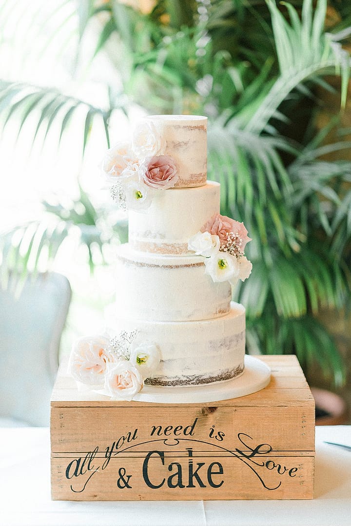 Image by <a class="text-p3" href="http://sarahjaneethan.co.uk" target="_blank">Sarah-Jane Ethan Photography</a>.
