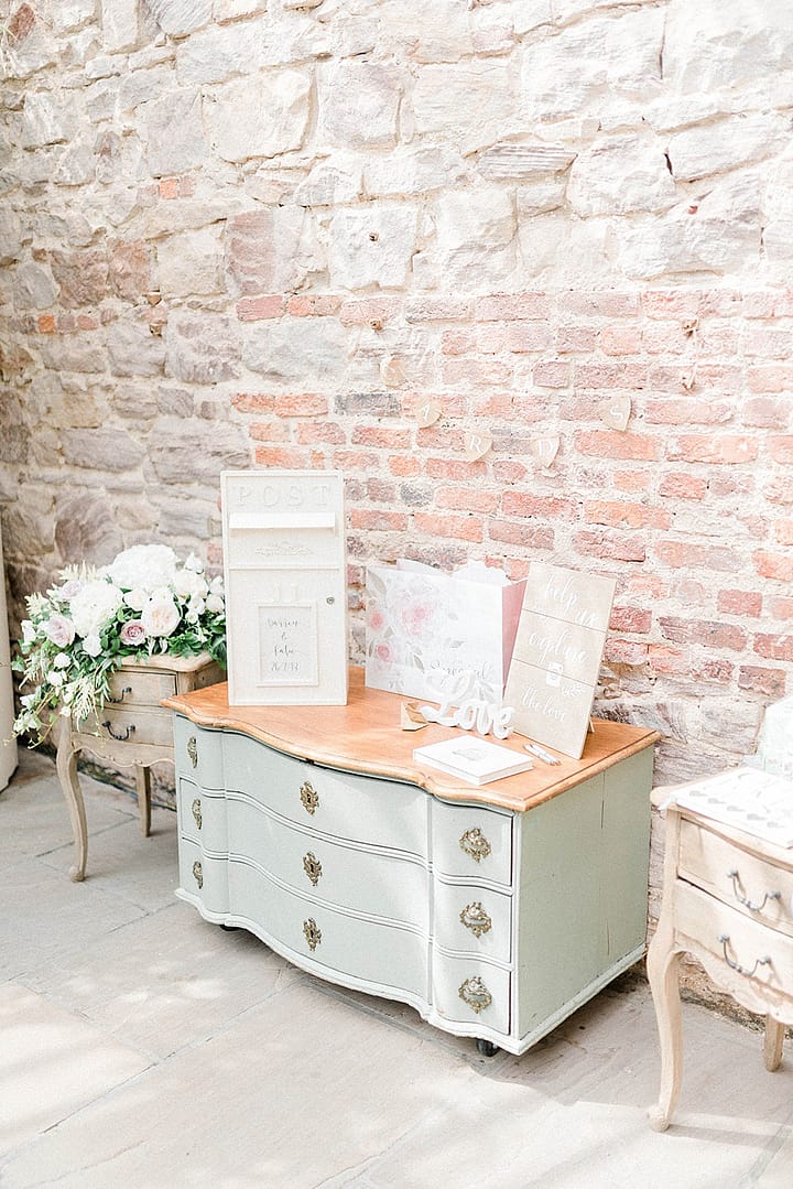 Image by <a class="text-p3" href="http://sarahjaneethan.co.uk" target="_blank">Sarah-Jane Ethan Photography</a>.