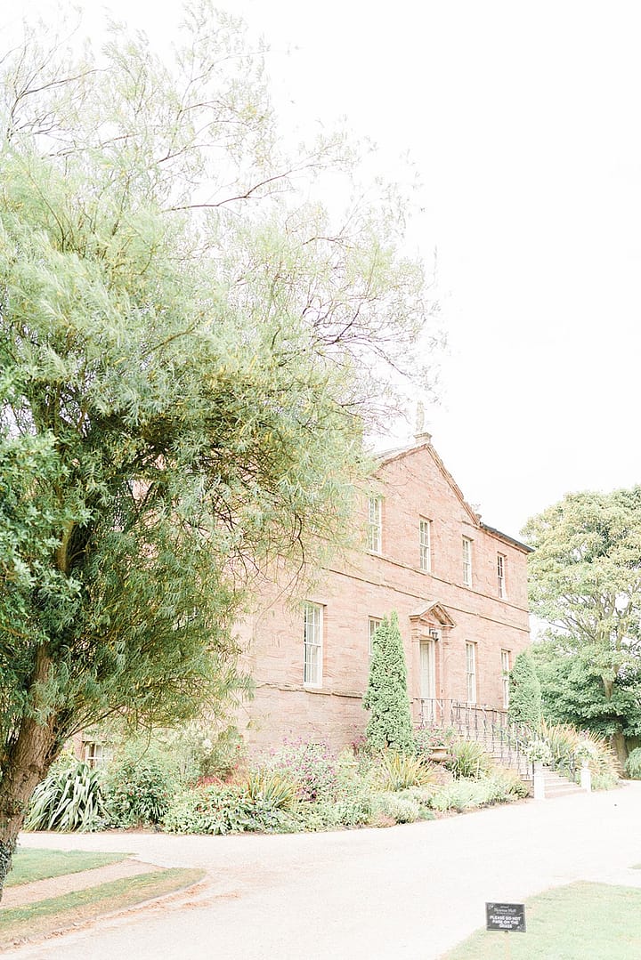 Image by <a class="text-p3" href="http://sarahjaneethan.co.uk" target="_blank">Sarah-Jane Ethan Photography</a>.