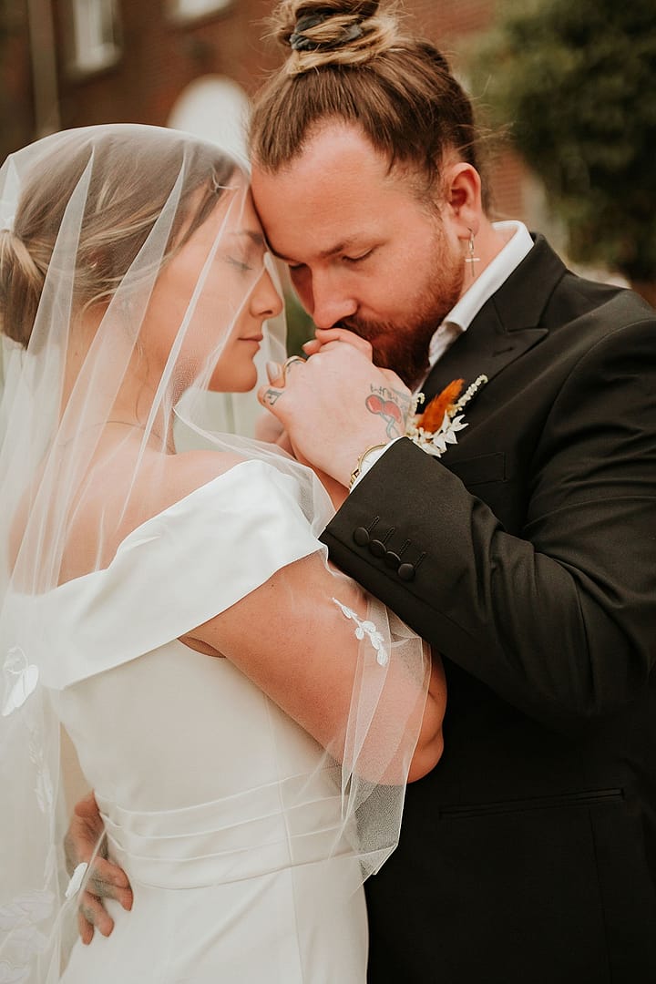 Image by <a class="text-p3" href="https://www.alessandropiolanti.com/" target="_blank">Alessandro Piolanti Photography</a>.