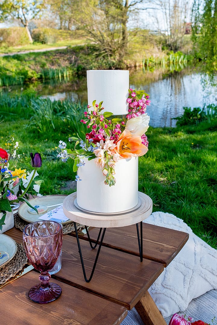 Image by <a class="text-p3" href="https://www.lauradownham.co.uk" target="_blank">Laura Downham Photography</a>.