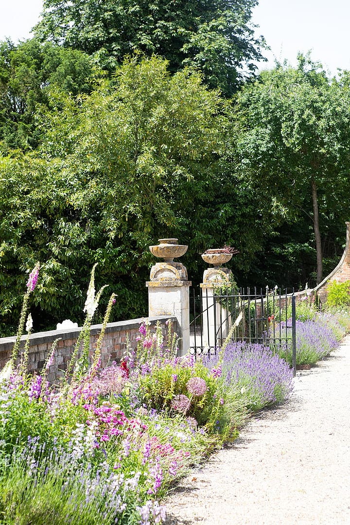 Image by <a class="text-p3" href="http://www.natashahurley.com" target="_blank">Natasha Hurley</a>.