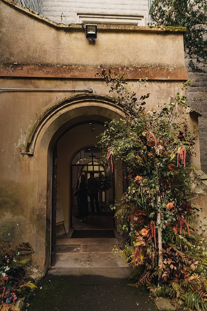 Image by <a class="text-p3" href="https://thechamberlins.co" target="_blank">The Chamberlins</a>.