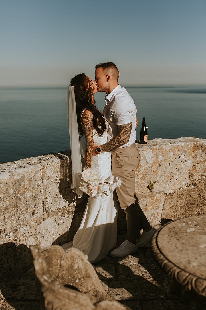 Image by <a class="text-p3" href="https://lauradeanphotography.com" target="_blank">Laura Dean Photography</a>.