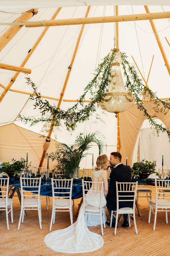 Image by <a class="text-p3" href="https://lunaweddings.co.uk" target="_blank">Luna Wedding Photography</a>.