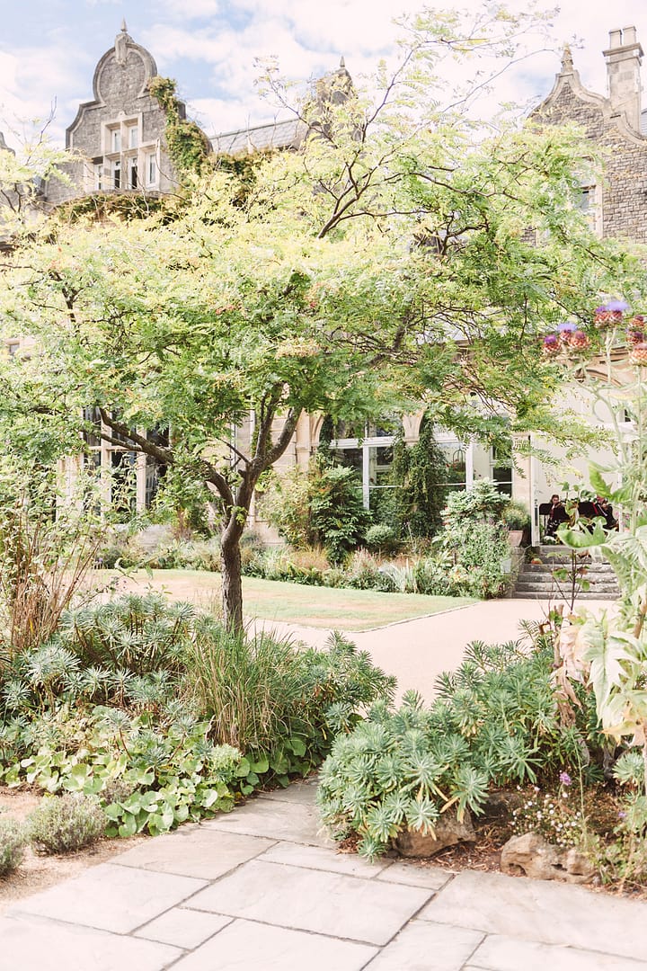 Image by <a class="text-p3" href="http://christinasarah.com" target="_blank">Christina Sarah Photography</a>.