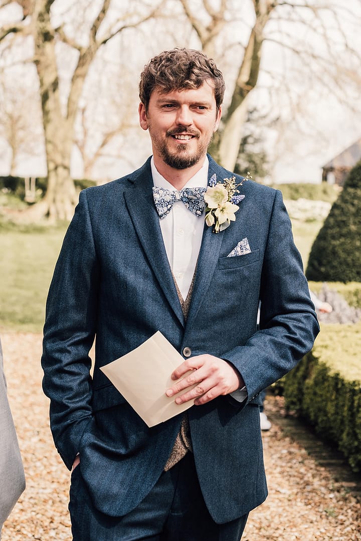 Image by <a class="text-p3" href="https://www.damienvickersphotography.co.uk" target="_blank">Damien Vickers Photography</a>.