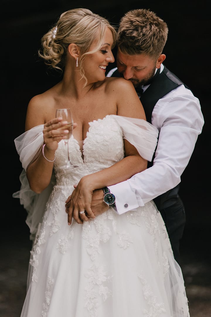 Image by <a class="text-p3" href="http://www.fayandreaweddings.co.uk" target="_blank">Fayandrea Weddings</a>.