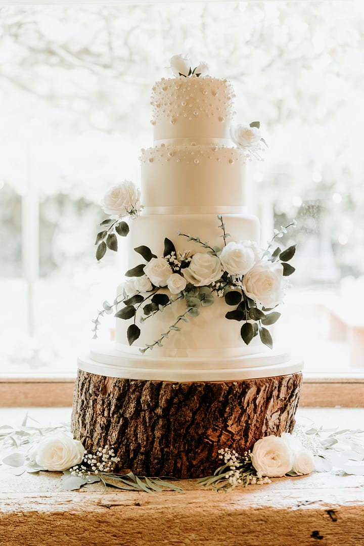 Image by <a class="text-p3" href="http://www.fayandreaweddings.co.uk" target="_blank">Fayandrea Weddings</a>.