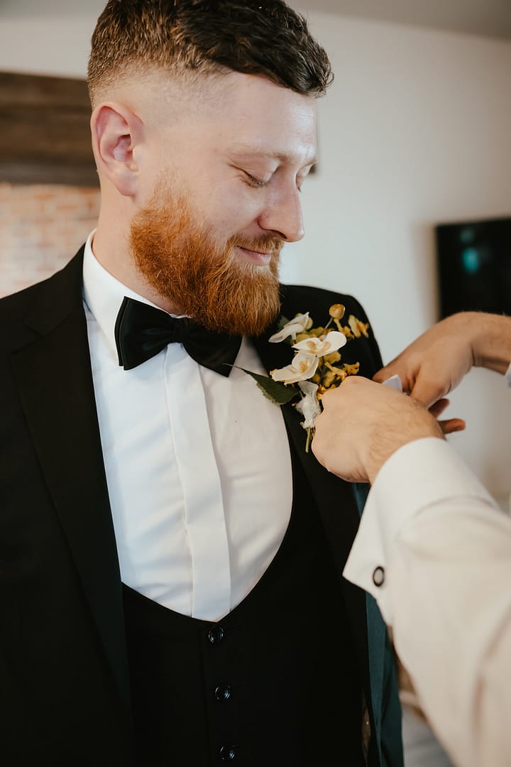 Image by <a class="text-p3" href="https://www.ajfeatherphotography.com" target="_blank">AJ Feather Photography</a>.