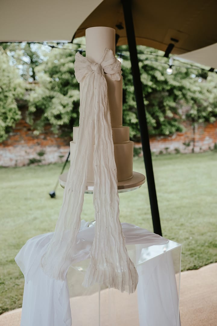 Image by <a class="text-p3" href="https://www.ajfeatherphotography.com" target="_blank">AJ Feather Photography</a>.