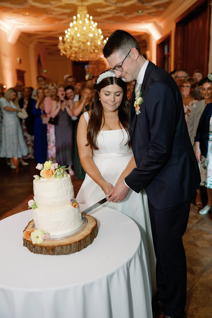 Image by <a class="text-p3" href="https://www.amylouphotography.co.uk" target="_blank">Amy Lou Photography</a>.
