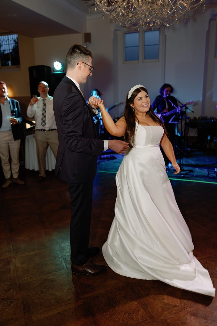 Image by <a class="text-p3" href="https://www.amylouphotography.co.uk" target="_blank">Amy Lou Photography</a>.