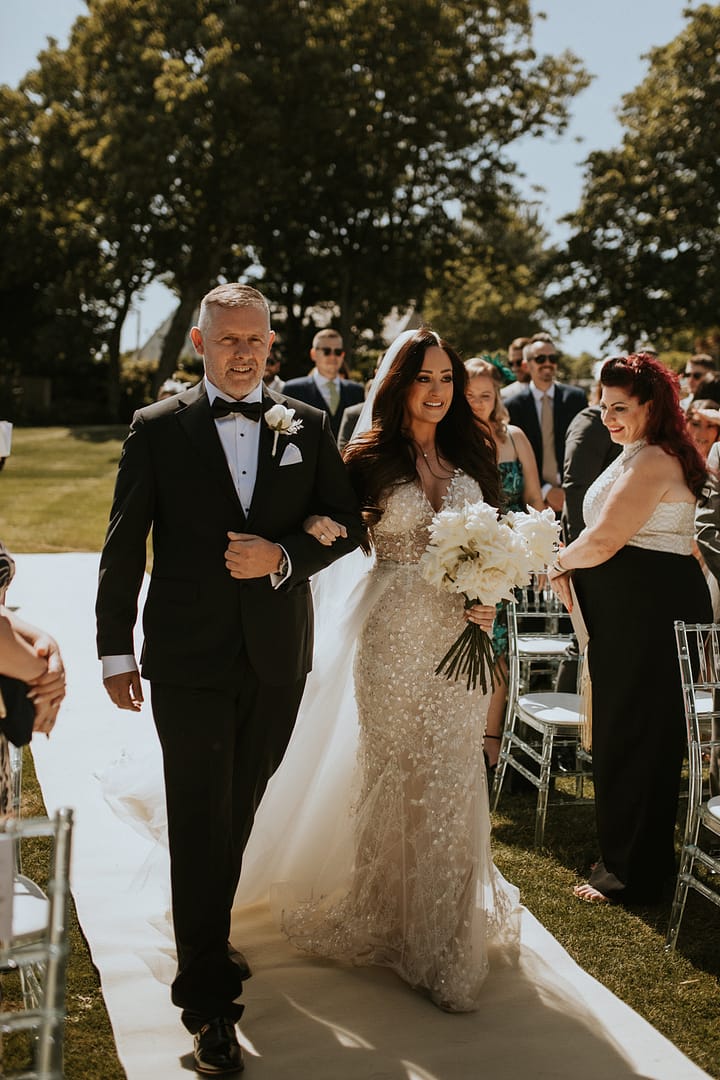 Image by <a class="text-p3" href="https://lauradeanphotography.com" target="_blank">Laura Dean Photography</a>.