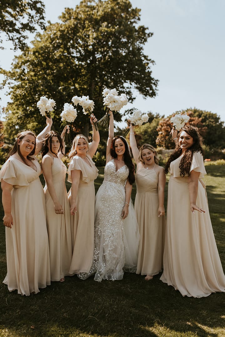 Image by <a class="text-p3" href="https://lauradeanphotography.com" target="_blank">Laura Dean Photography</a>.