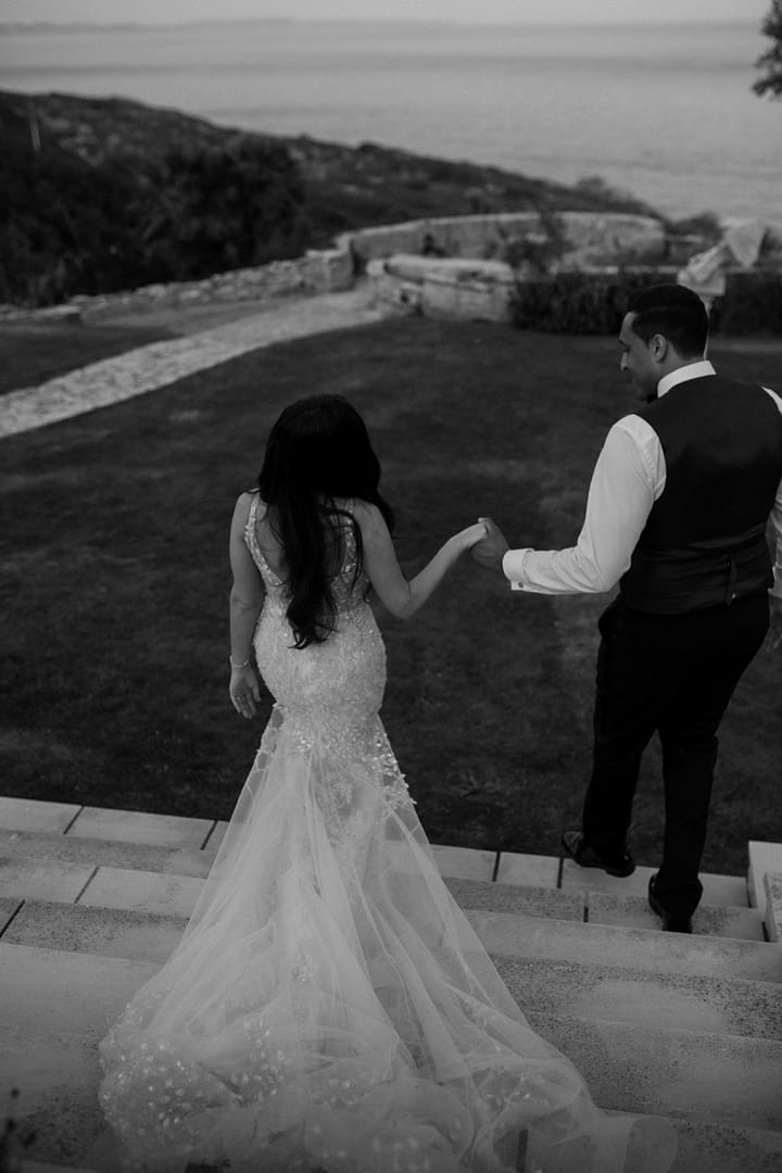 Image by <a class="text-p3" href="https://lauradeanphotography.com" target="_blank">Laura Dean Photography</a>.
