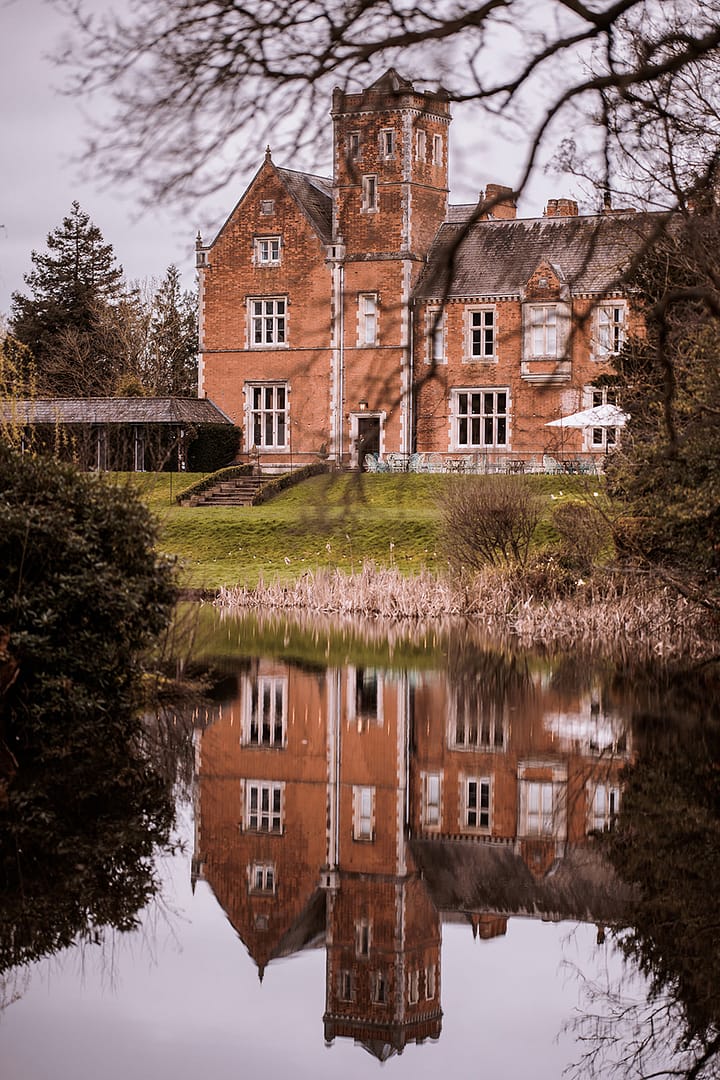 Image by <a class="text-p3" href="https://www.njphotographic.co.uk" target="_blank">Neil Jackson Photographic</a>.