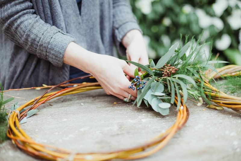 christmas-wreath-diy-flowers-by-breige-sandon-hall-wedding-venue-coco-wedding-venues-jade-osborne-photography-27