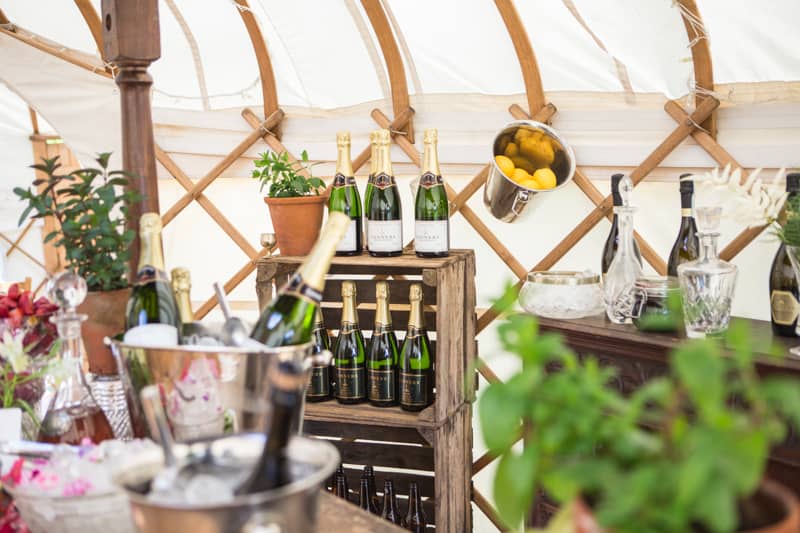 wedding-yurt-alternative-bar-ideas-ilaria-petrucci-8