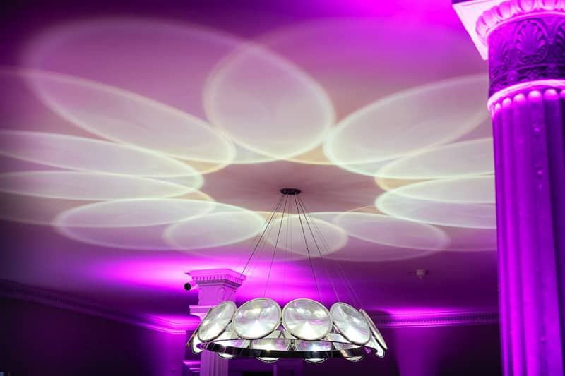 Image by <a class="text-p3" href="http://documentary-wedding.com" target="_blank">Andrew Billington Photography</a>.