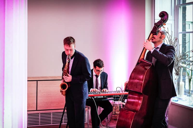 Image by <a class="text-p3" href="http://documentary-wedding.com" target="_blank">Andrew Billington Photography</a>.