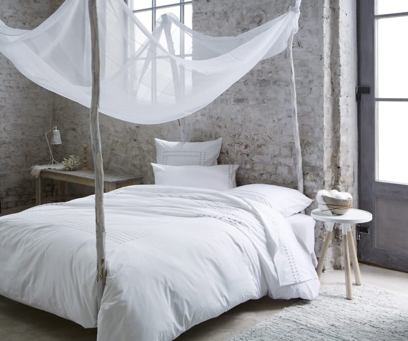 Image courtesy of The Wedding Shop.