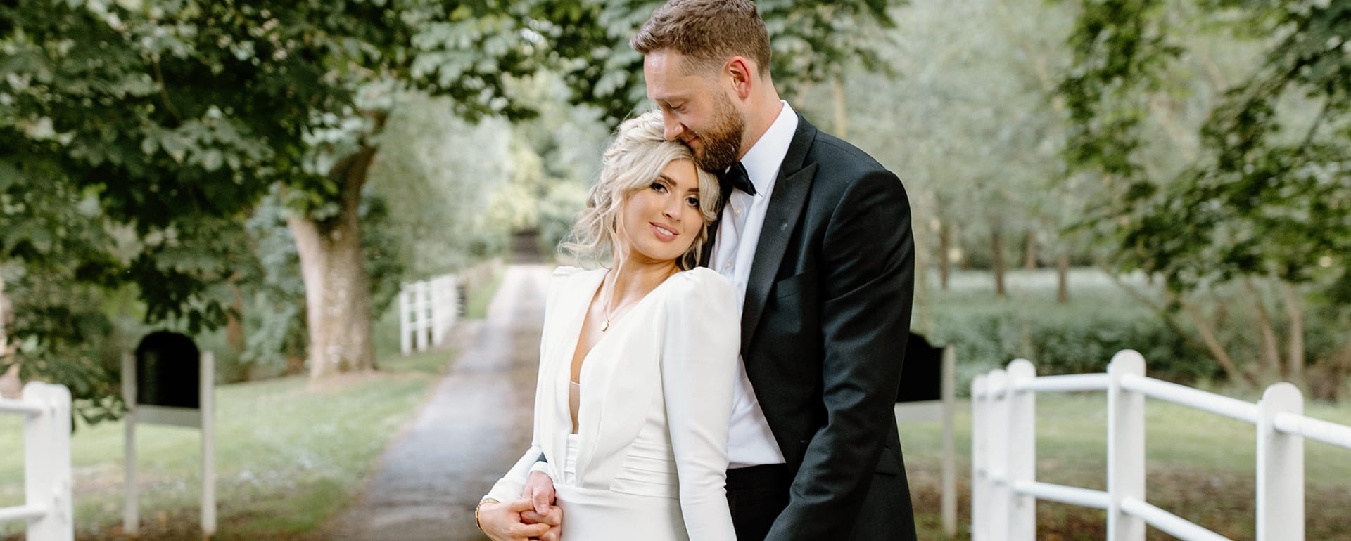 Charlotte & Alex: Modern Romance with a Summer Twist at Notley Abbey