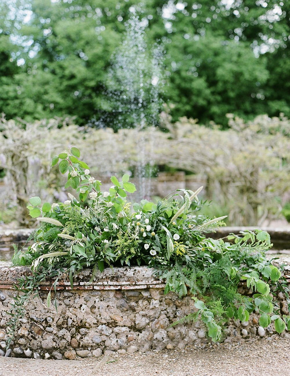 Image by <a class="text-p3" href="http://juliemichaelsen.com" target="_blank">Julie Michaelsen Photography</a> | Planning by <a class="text-p3" href="https://www.vanillaroseweddings.co.uk" target="_blank">Vanilla Rose Weddings</a>.