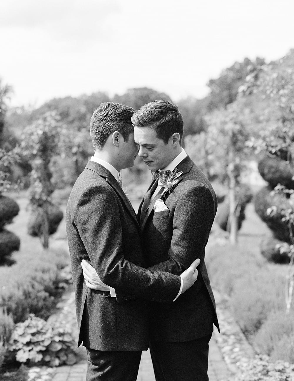 Image by <a class="text-p3" href="http://juliemichaelsen.com" target="_blank">Julie Michaelsen Photography</a> | Planning by <a class="text-p3" href="https://www.vanillaroseweddings.co.uk" target="_blank">Vanilla Rose Weddings</a>.