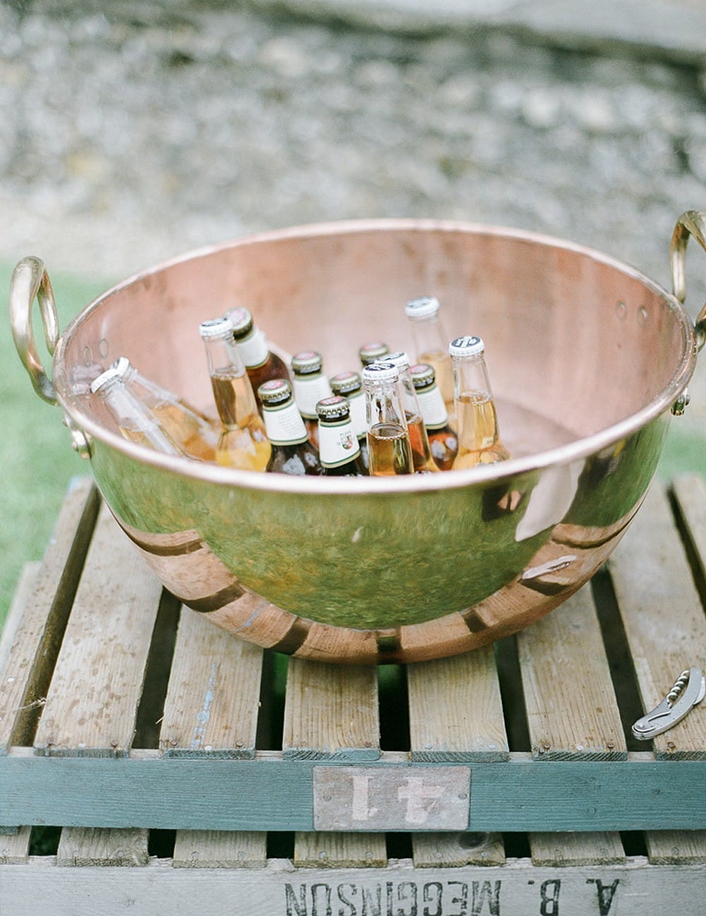 Image by <a class="text-p3" href="http://juliemichaelsen.com" target="_blank">Julie Michaelsen Photography</a> | Planning by <a class="text-p3" href="https://www.vanillaroseweddings.co.uk" target="_blank">Vanilla Rose Weddings</a>.