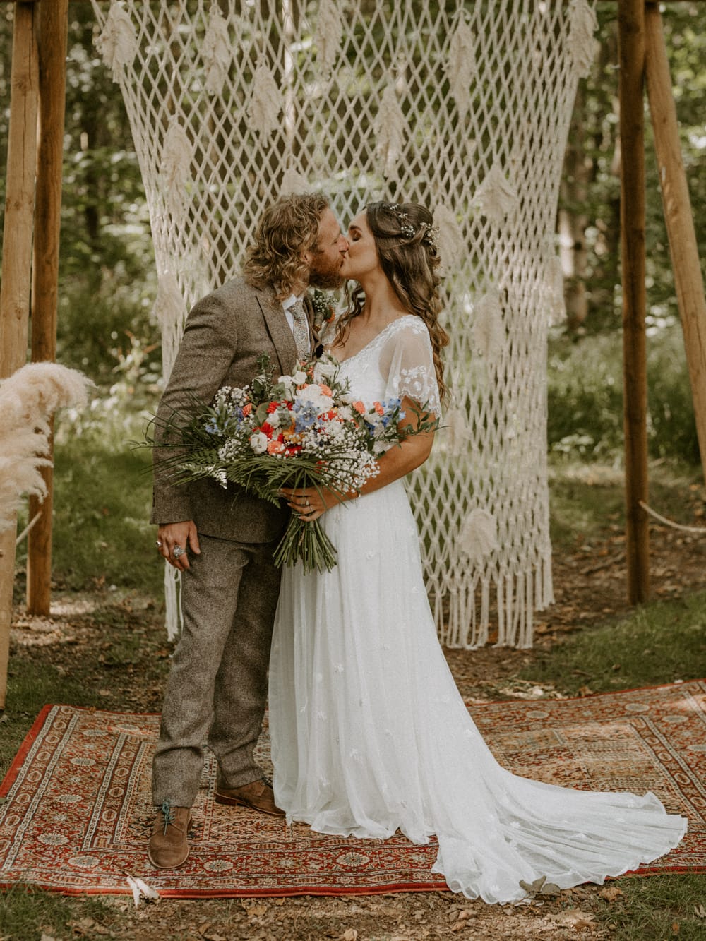 wild-bohemian-wedding-at-teybrook-orchard-essex-10